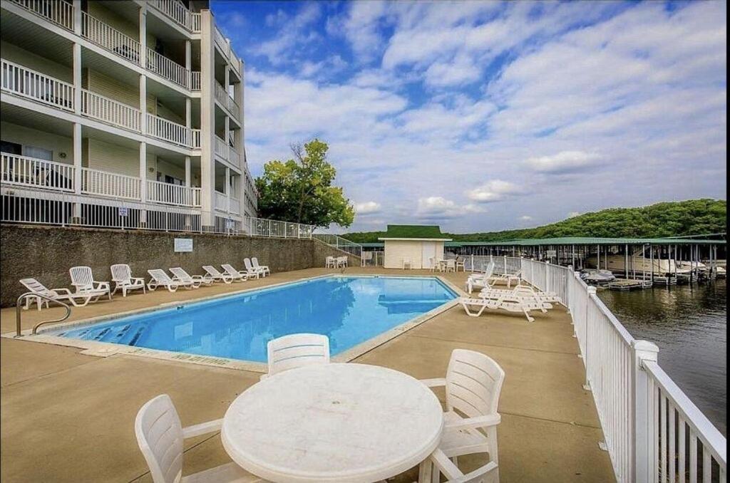 Family Fun Lakefront Condo At Parkview Bay Осейдж Бийч Екстериор снимка